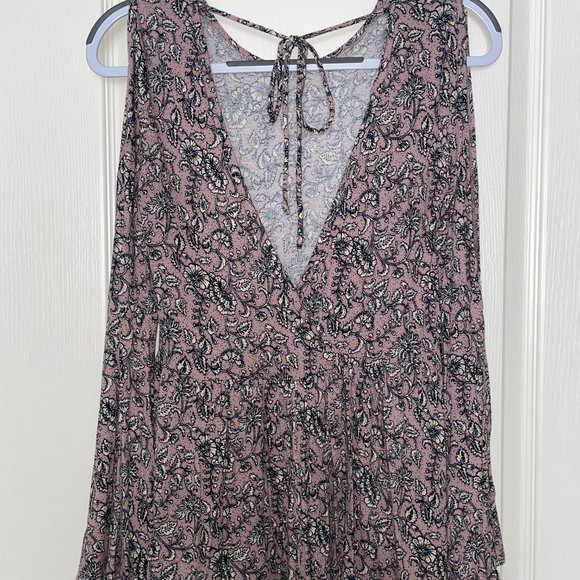 American Eagle Soft and Sexy Cold Shoulder Blouse - Picture 4 of 5